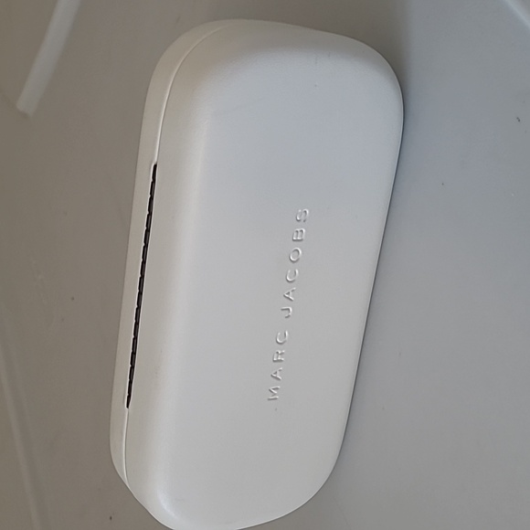 Marc Jacobs Case - Picture 1 of 12